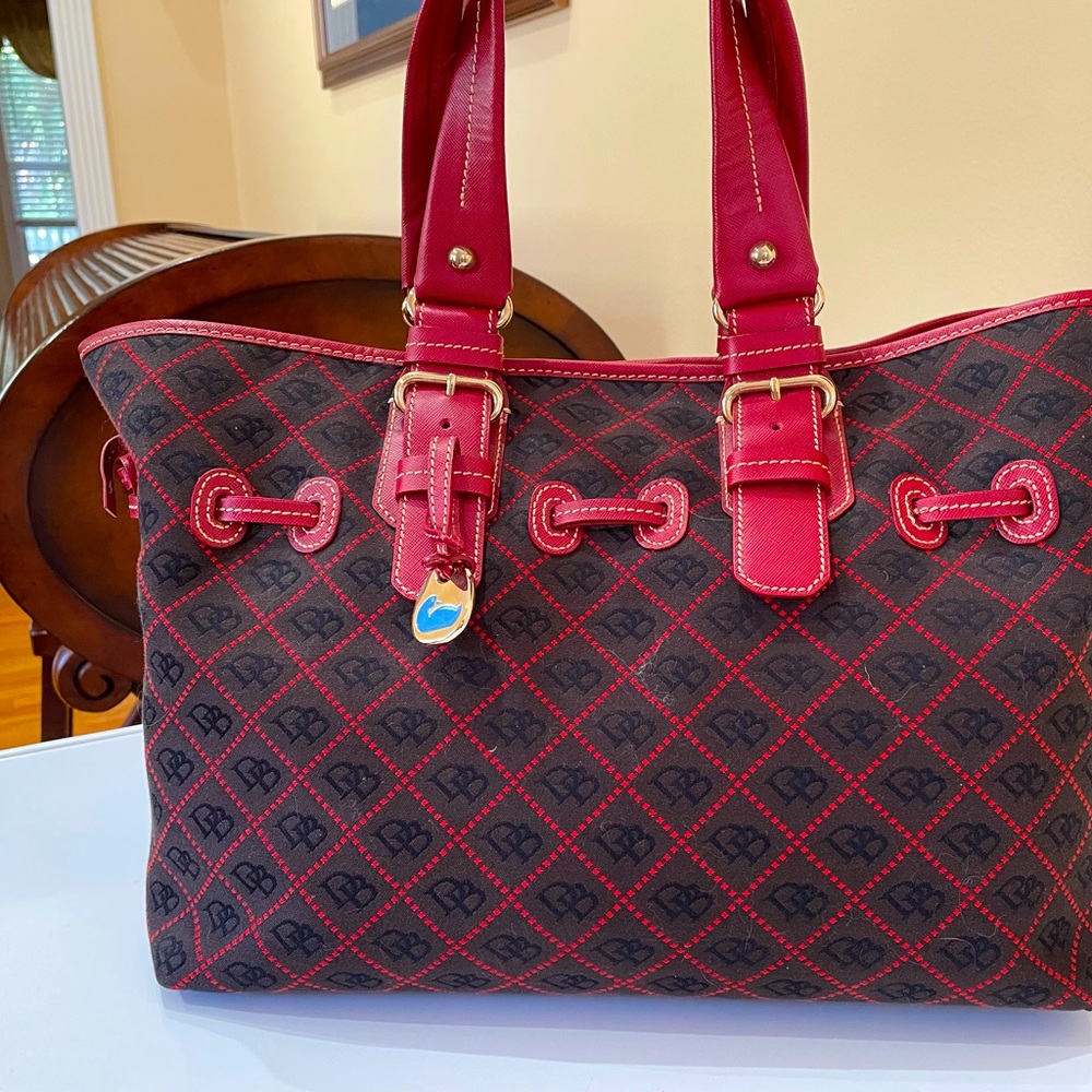 Beautiful Black and Red Dooney and Bourke Satchel, great condition